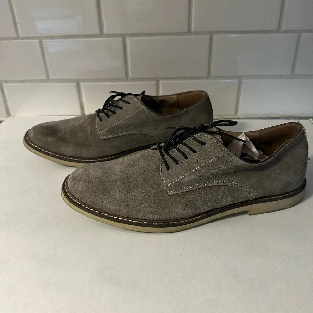 BANANA REPUBLIC SUEDE grey men's lace oxford.  11